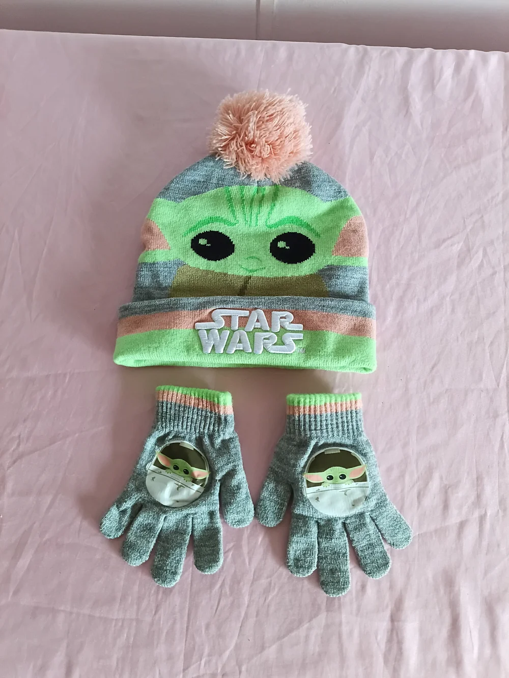 Star Wars Baby Grogu Yoda Mandalorian Grey Winter Beanie With Gloves One Size